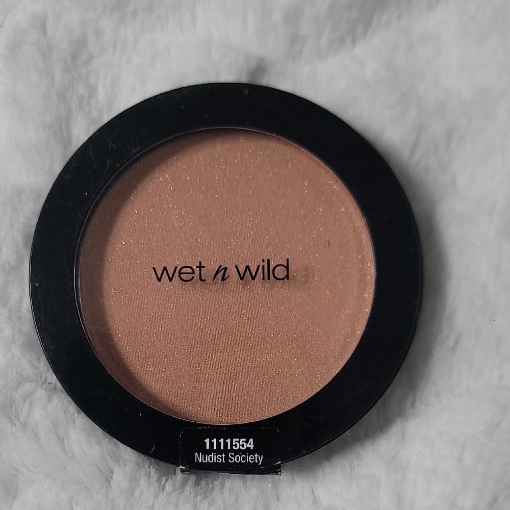 wet n wild Tan Blush for a Natural Finish
